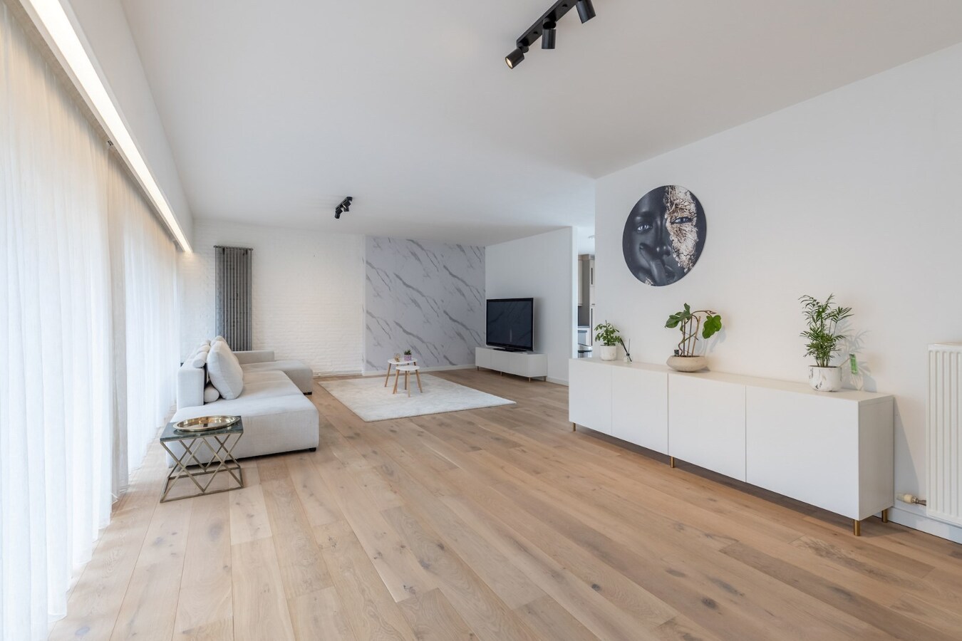 Modern en comfortabel gerenoveerd appartement op de eerste verdieping in het centrum van Neeroeteren 