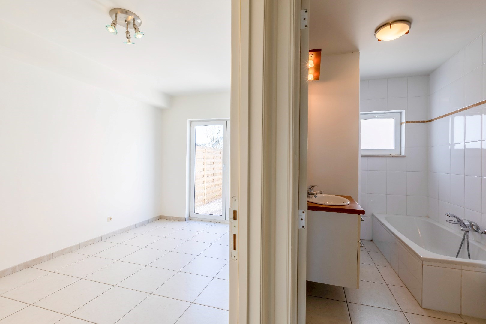 Comfortabel gelijkvloers 1slp. app. nabij het centrum van Sint-Amandsberg 