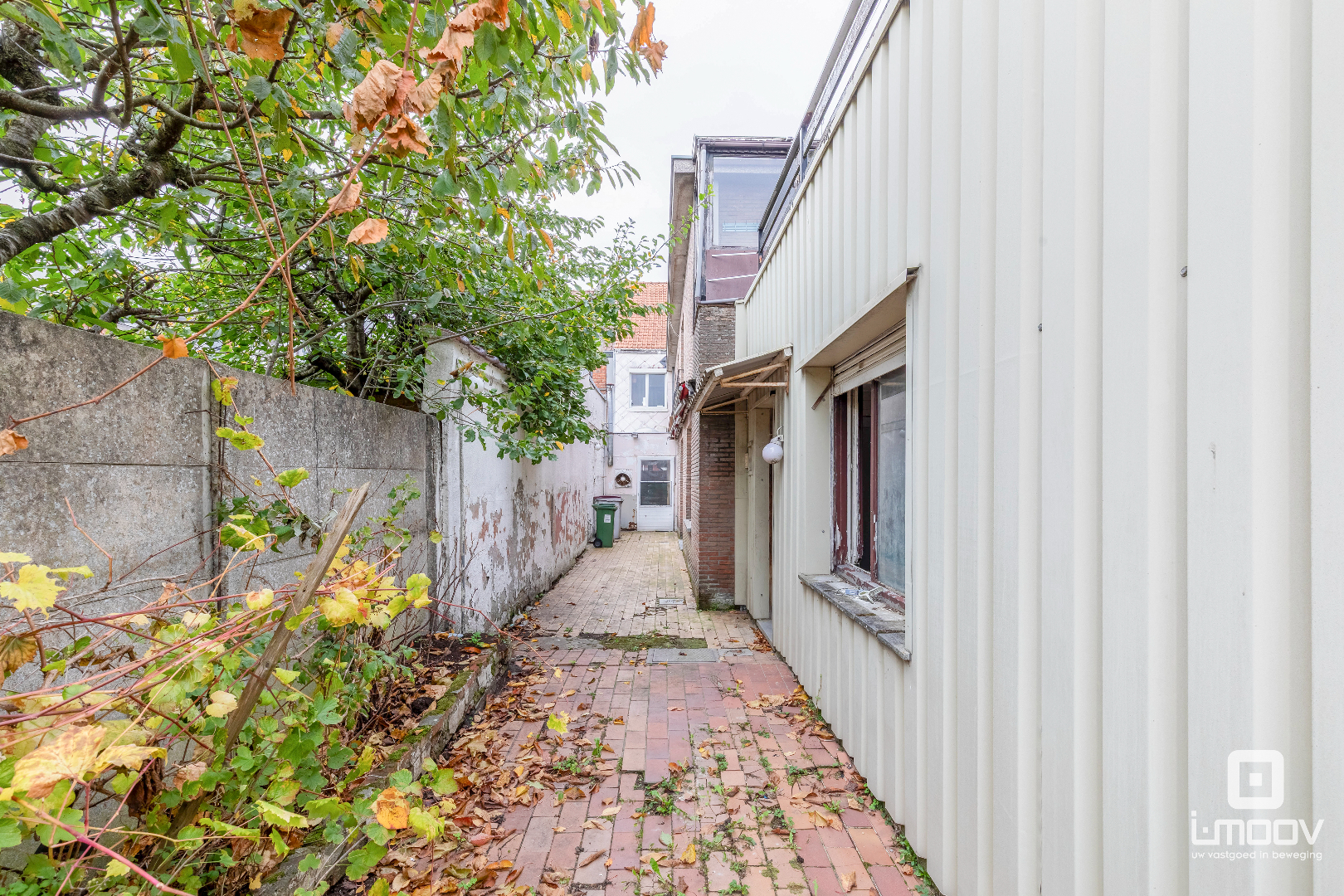 Ruime eigendom gemengd gebruik met 4 slaapkamers 