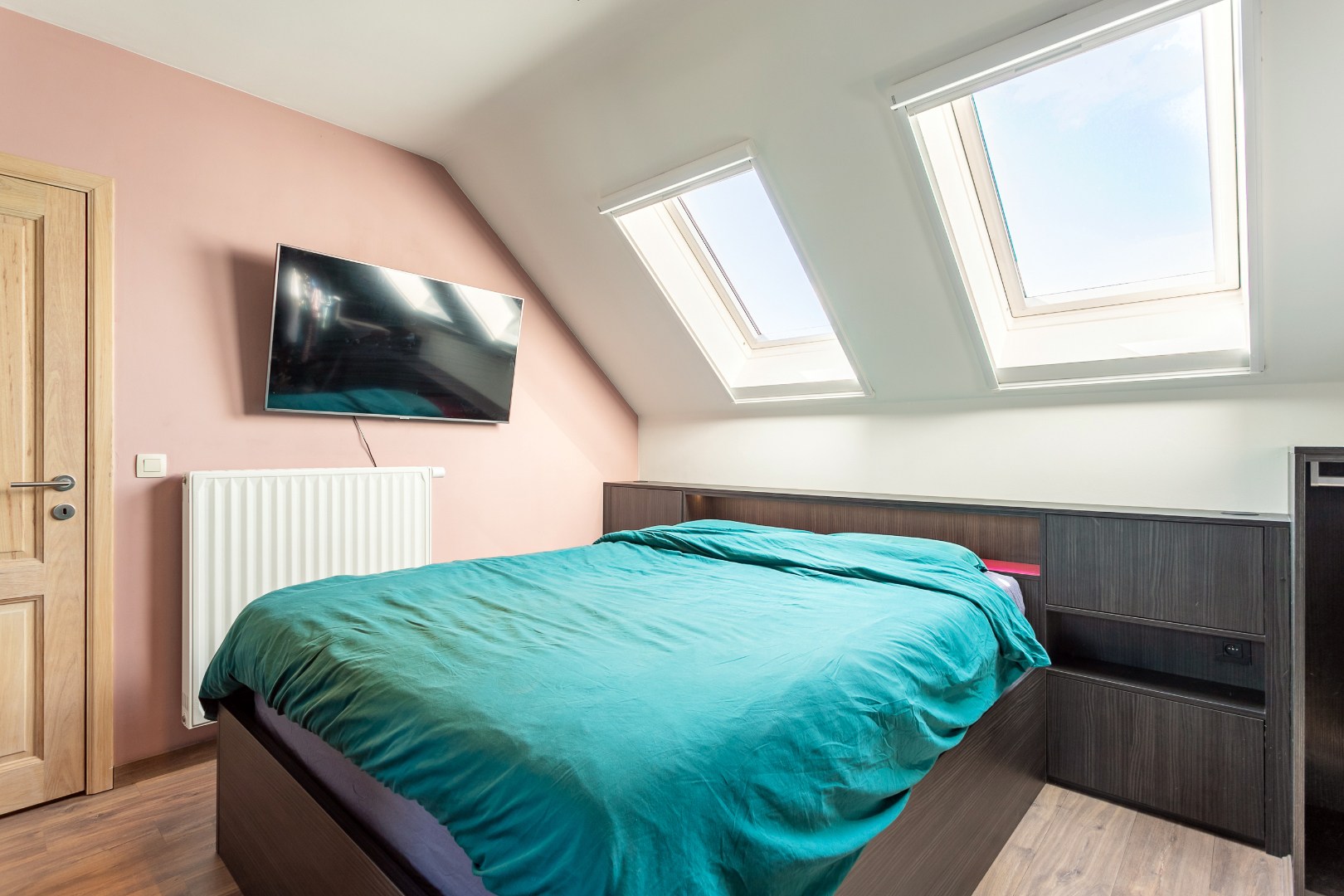 Appartement met 2 slpk, terras en staanplaats 