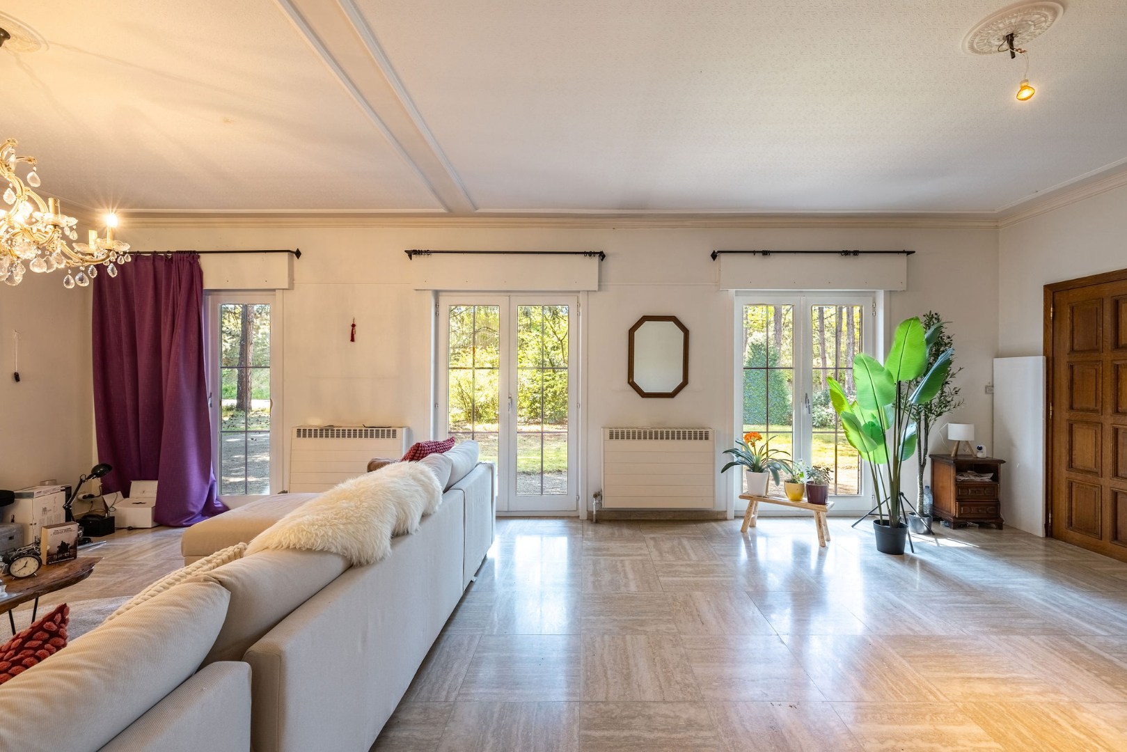Karaktervolle villa met royale volumes op perceel van 1100m2 nabij de E40 
