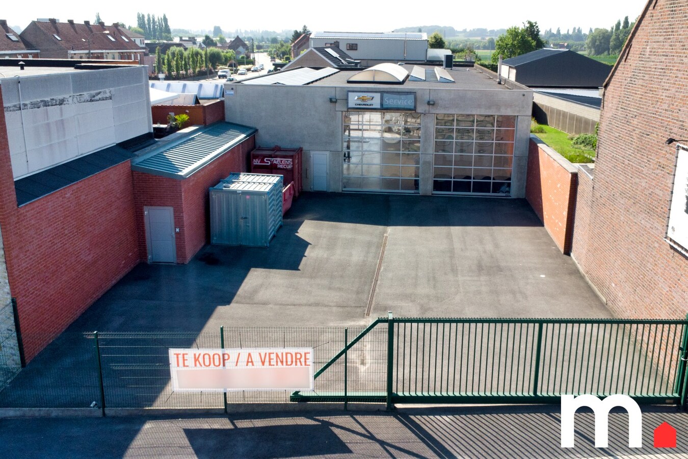 Recente garagewerkplaats met carwash en magazijn ! 