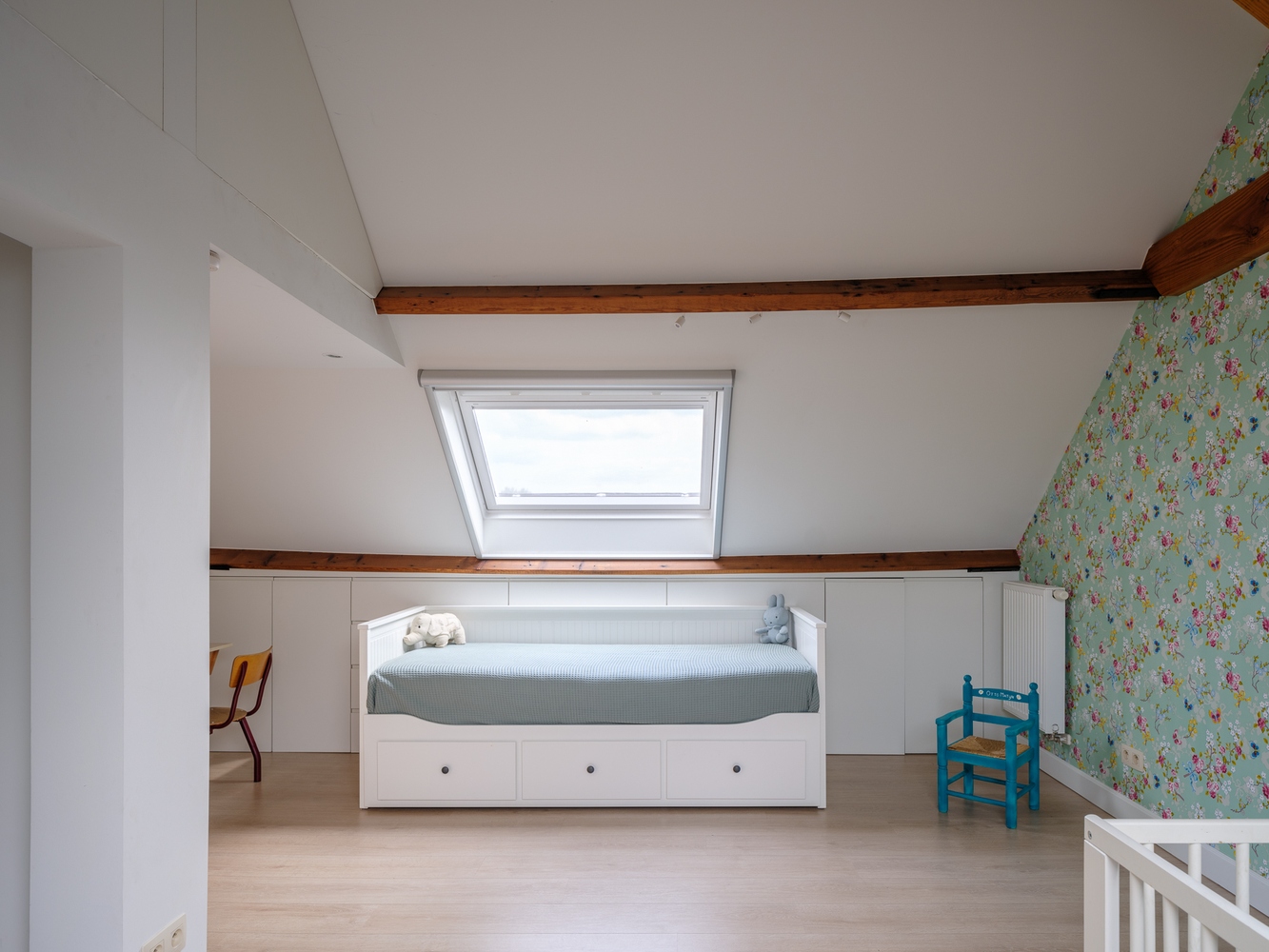 Volledig afgewerkte woning met grote tuin op toplocatie! 