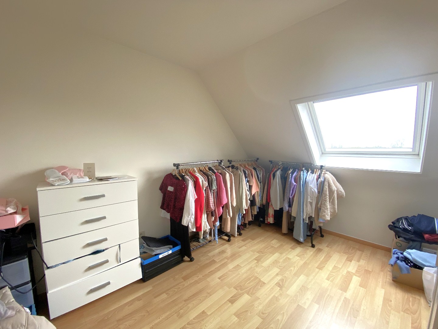 Ruim appartement met 3 slaapkamers, garage en groot terras op centrale ligging! 