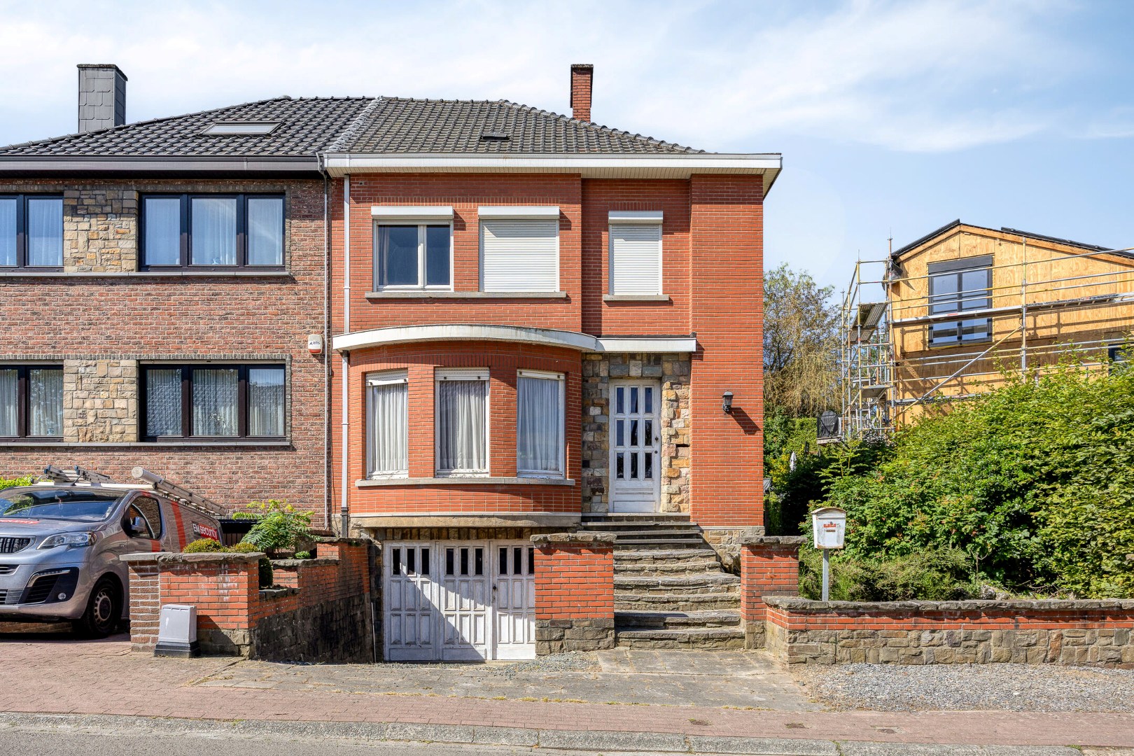 TE RENOVEREN WONING met 3/4 slaapkamers en tuin – 1640 SINT-GENESIUS-RODE 
