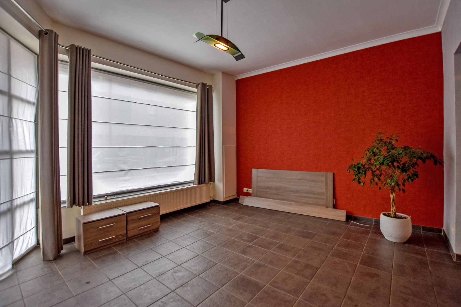 Goed gelegen gesloten bebouwing met 3 slaapkamers en tuin op 160m² te Adinkerke (De Panne). 