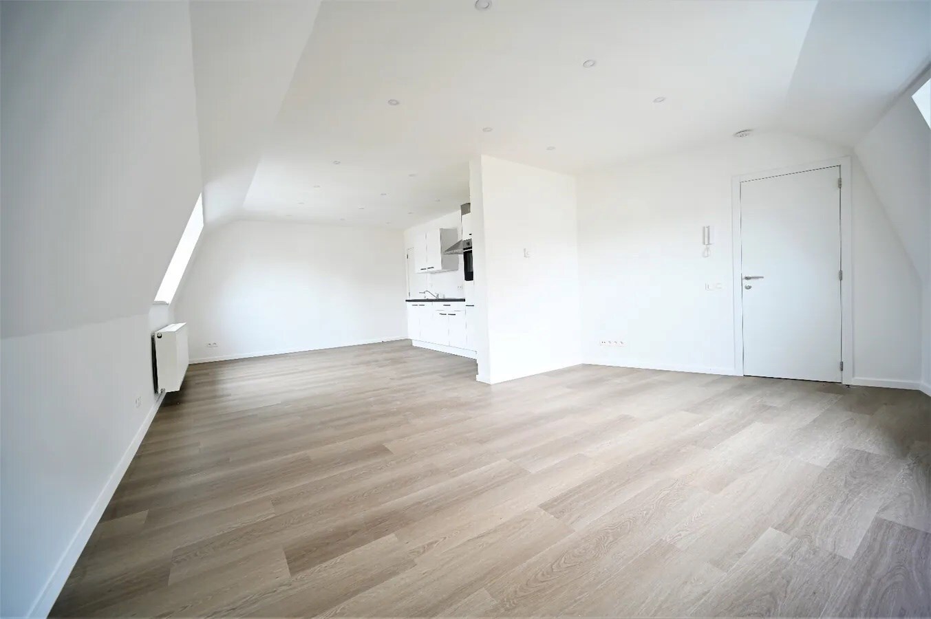 MODERN DAKAPPARTEMENT OP BOOGSCHEUT STRAND EN SHOPPING BLANKENBERGE 