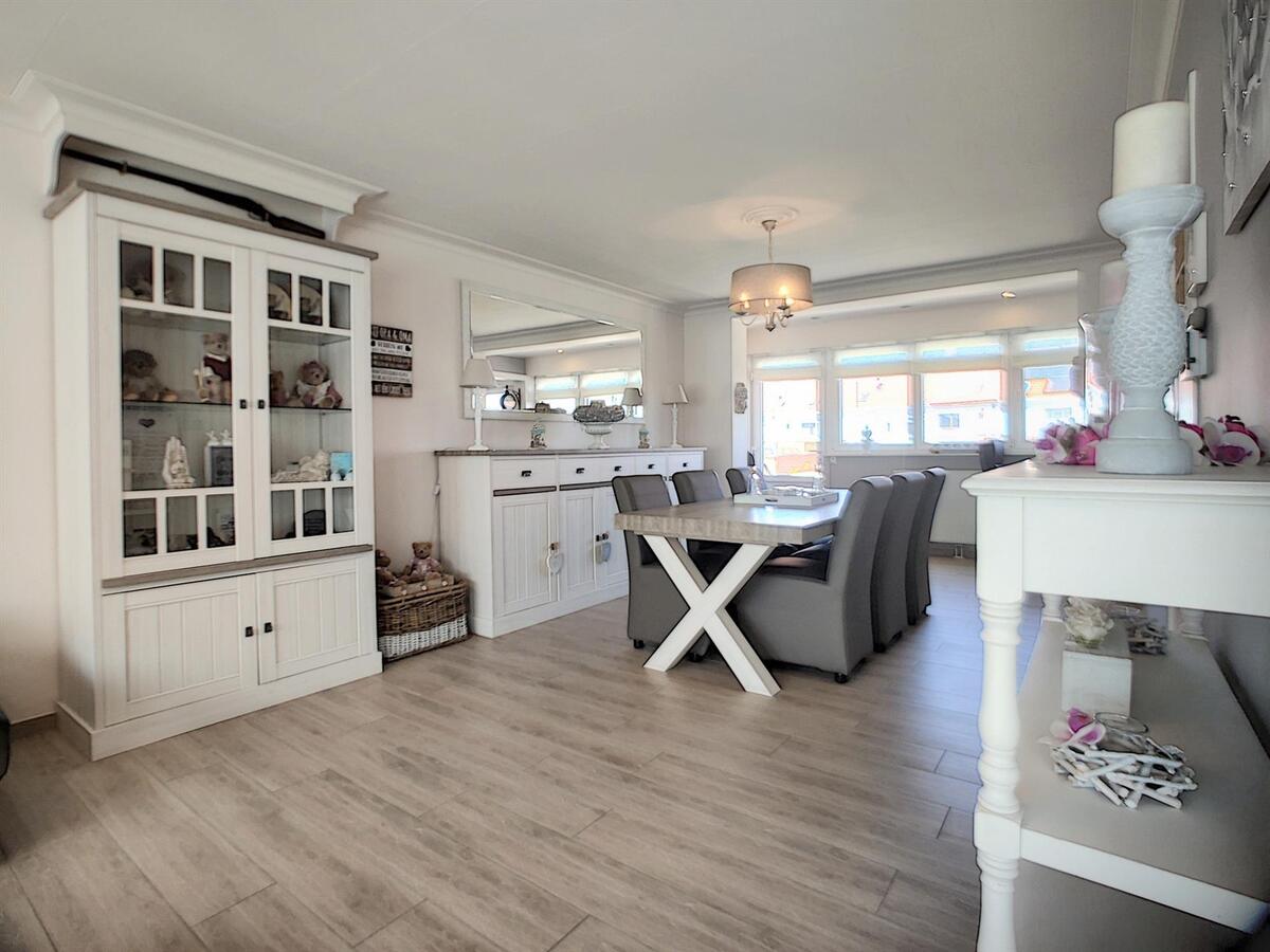 Volumineuze, gerenoveerde gezinswoning met tuin en garage - Zeebrugge 