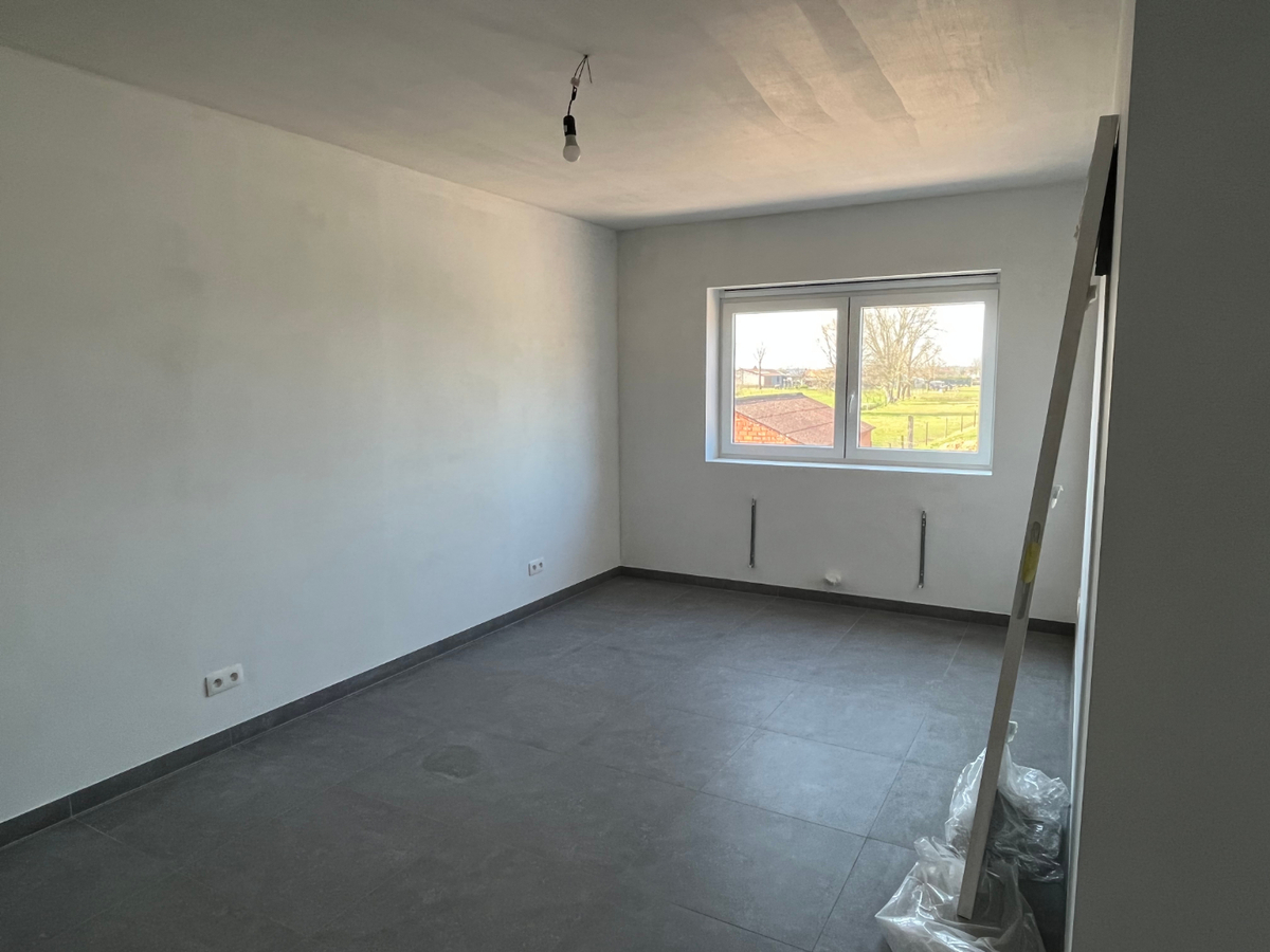 Moderne, hoogwaardige half open bebouwing te Eke ! 