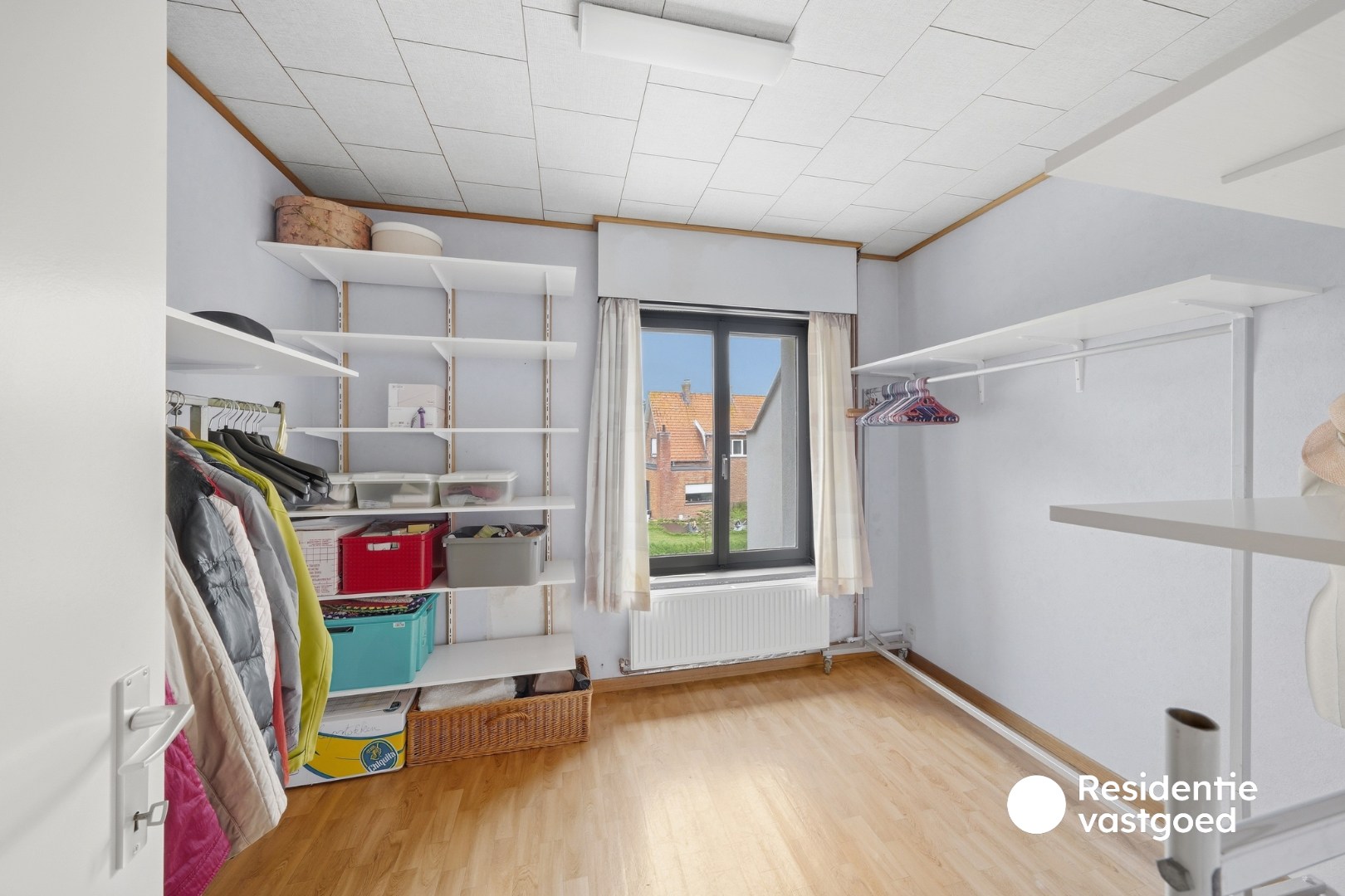 Ruime woning met garage in hartje Zandvoorde 