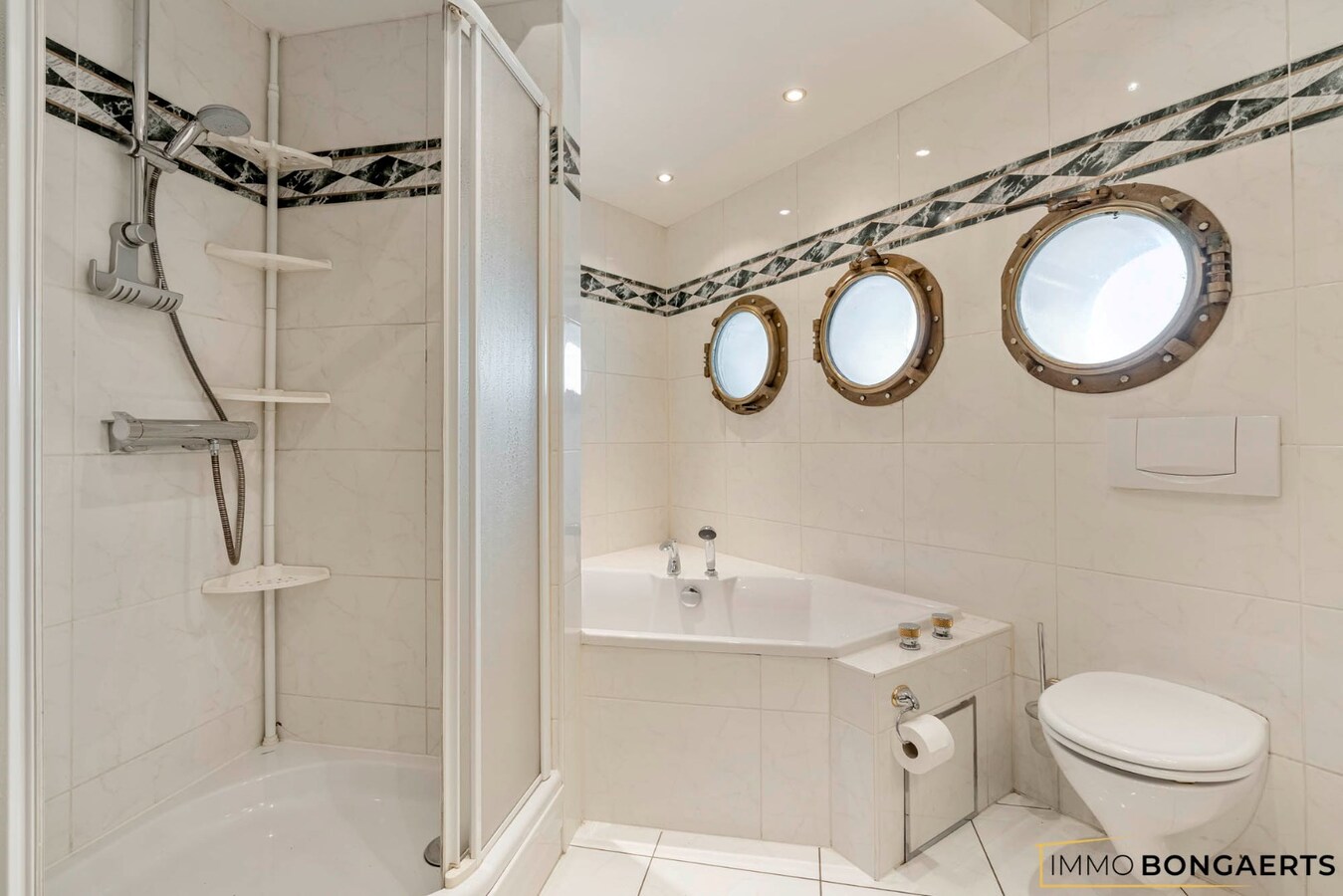 Ruime woning met vier slaapkamers 