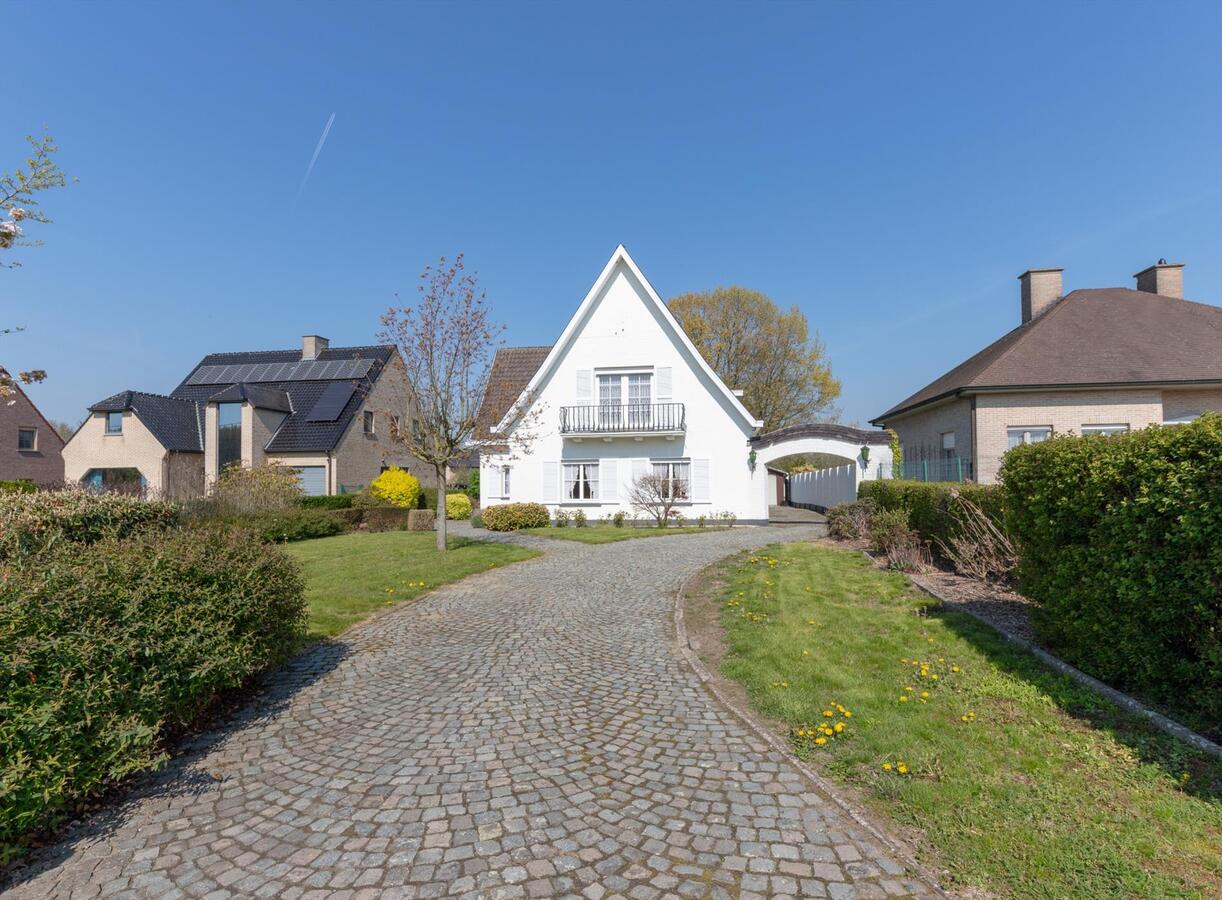 Uitstekend onderhouden villa op een perceel van 2600 m2. 