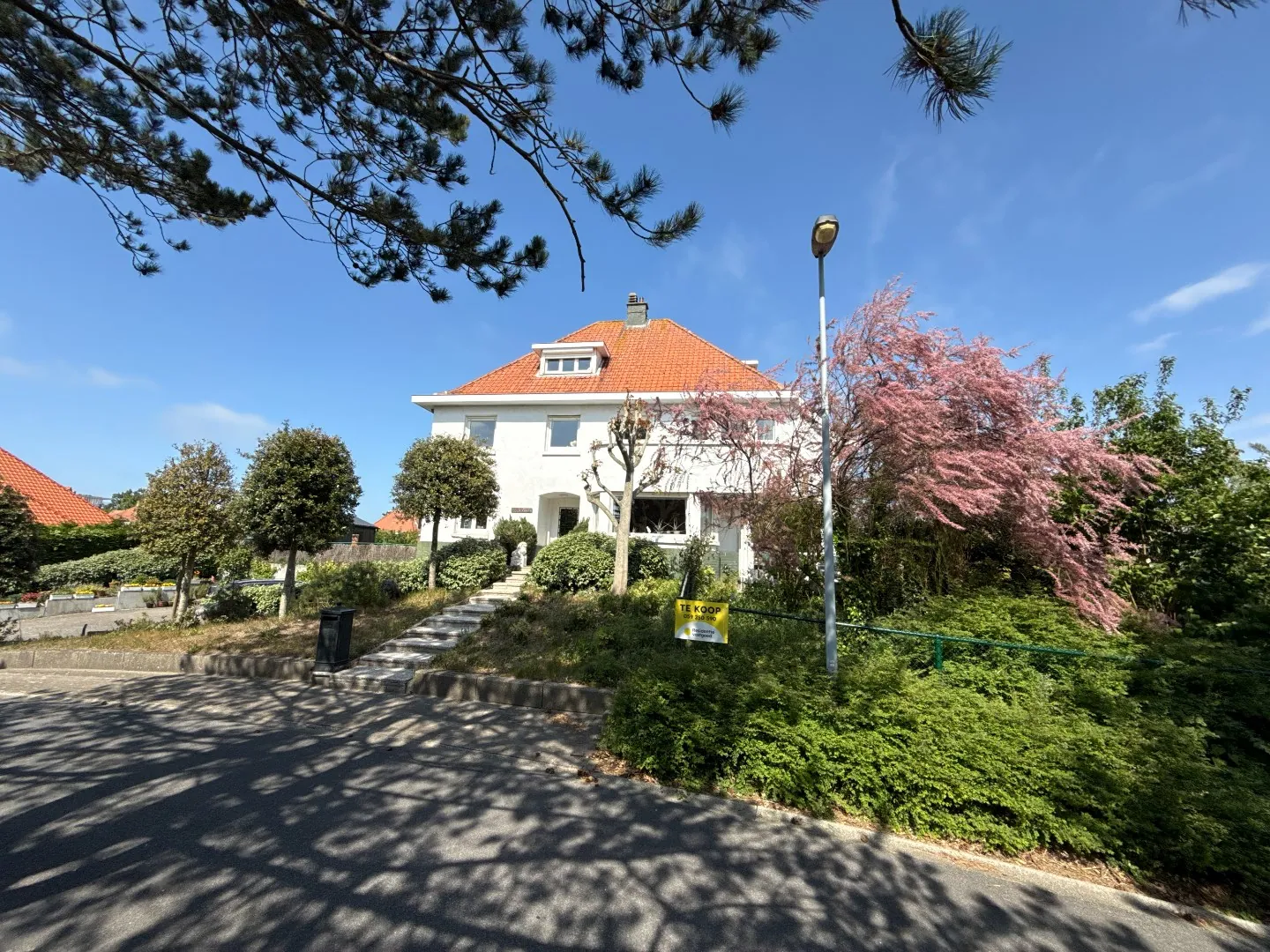 Statige en karaktervolle villa gelegen in de Simli-wijk te Nieuwpoort op 1151 m² - topligging!