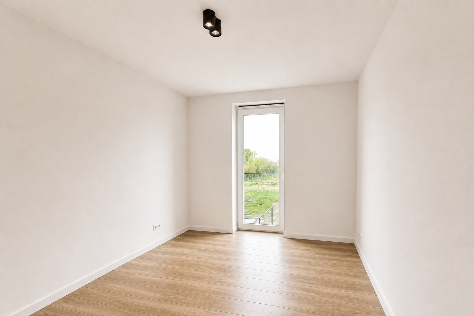 Halfopen woning met 3 slaapkamers en landelijk verzicht! 