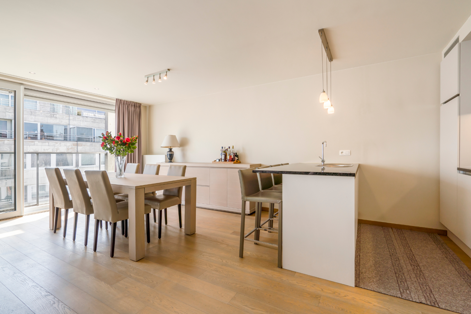 RUIM 2 SLAAPKAMER APP. MET TERRAS IN CENTRUM OOSTENDE 