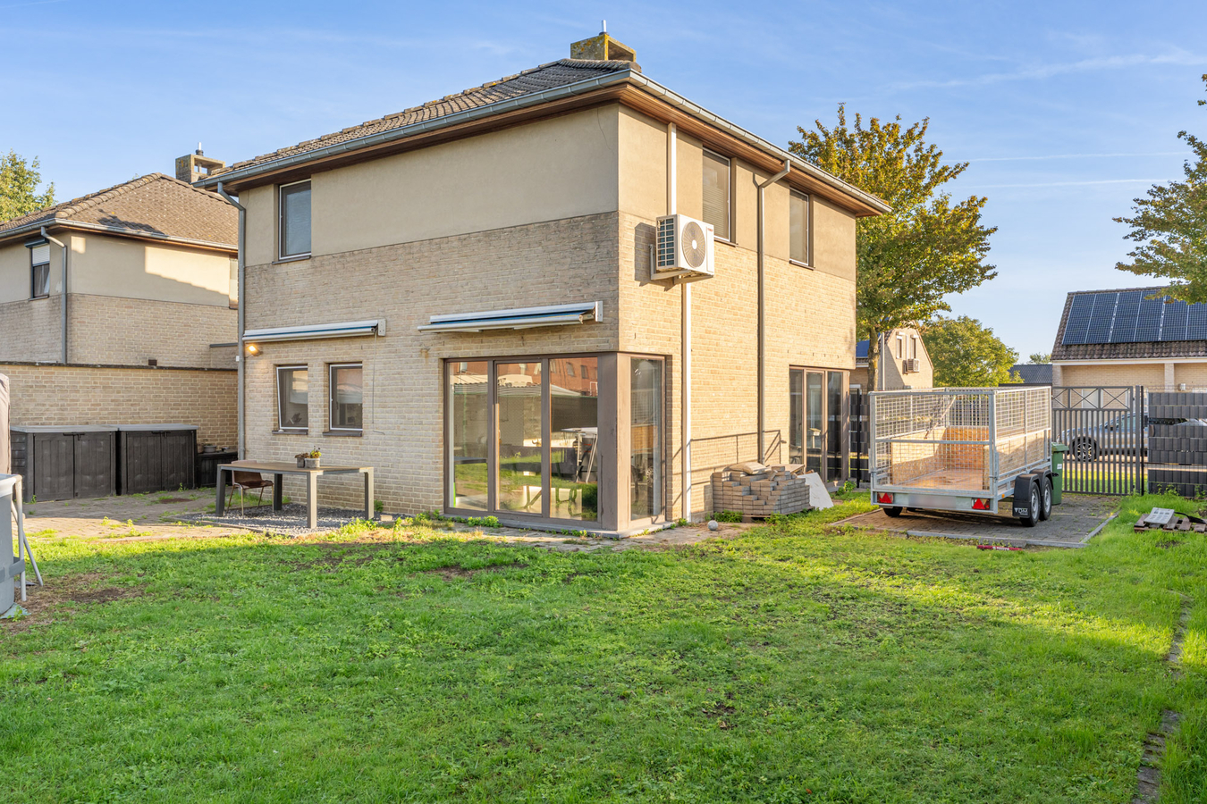 In Neeroeteren-centrum gelegen piramidewoning 