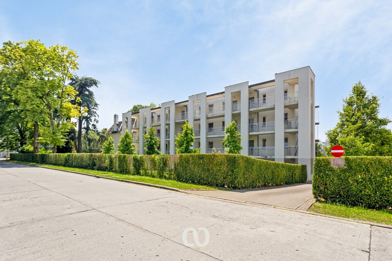 Top gelegen één slaapkamer appartement met leuk terras 