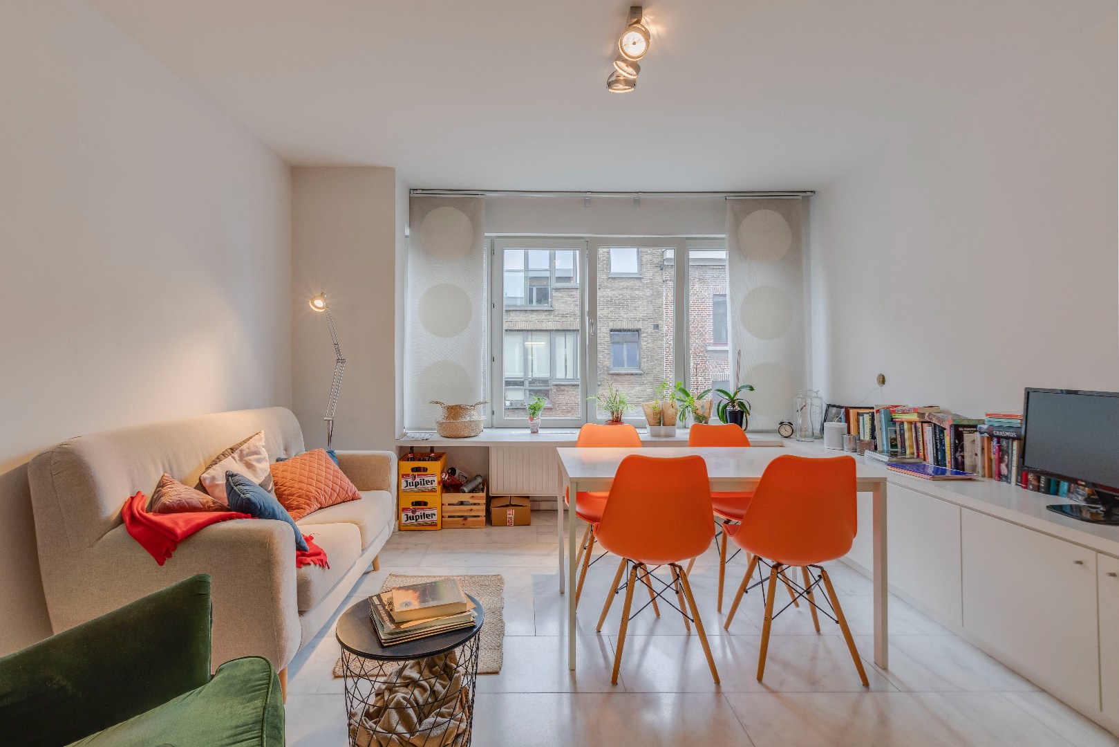 Zeer ruim 1-slaapkamer appartement met bureauruimte te  centrum Gent 