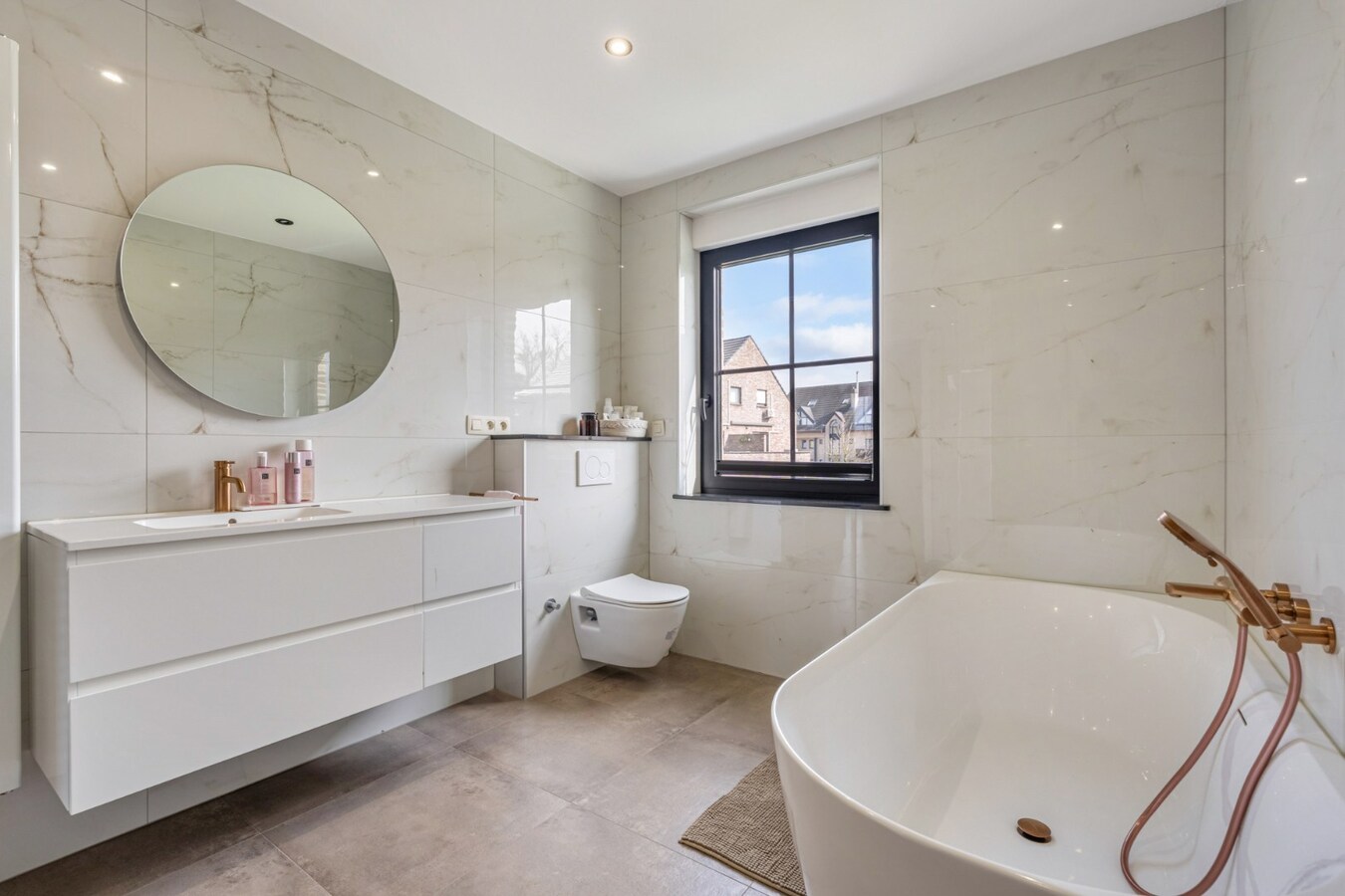 UNIEK VASTGOEDAANBOD! Kwaliteitsvolle pastorijwoning met duurzame technieken en uitzonderlijk wooncomfort 