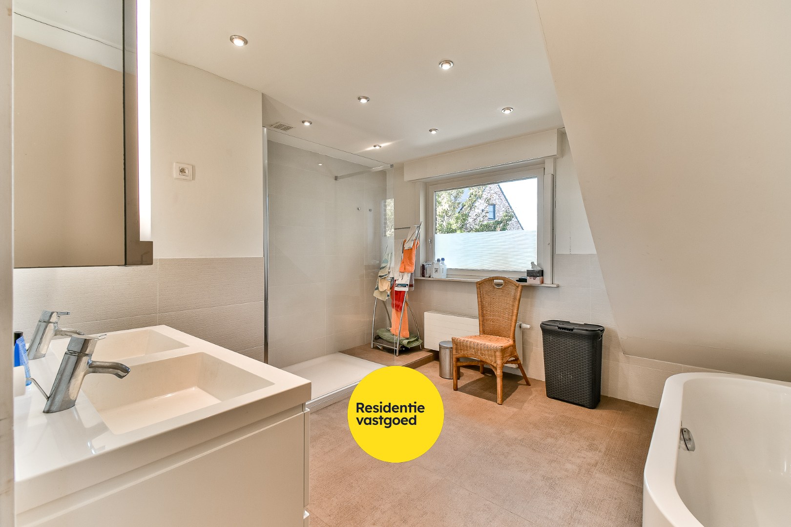 Rustig gelegen open bebouwing met grote tuin en veel ruimte 