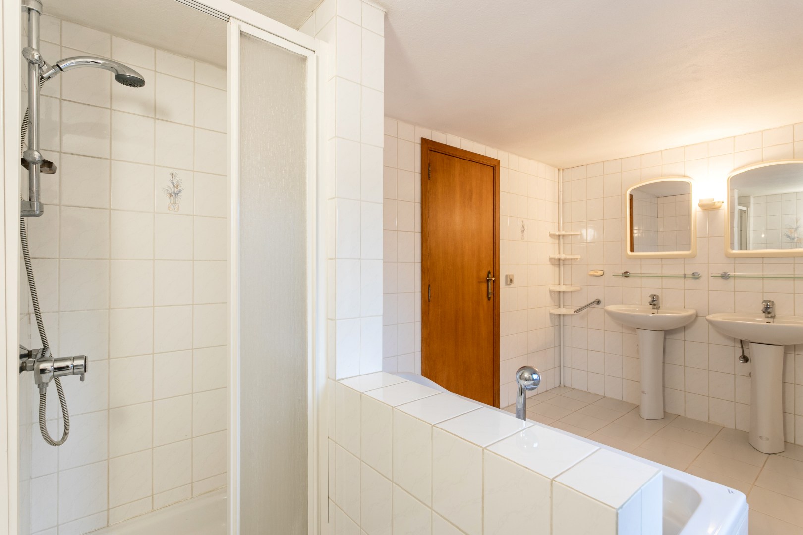 Vrijstaande woning (op 6a27) met 3 slpks, garage en tuin 