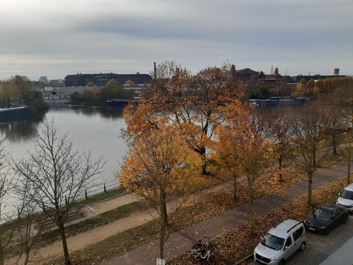 Eigentijds appartement op toplocatie. 