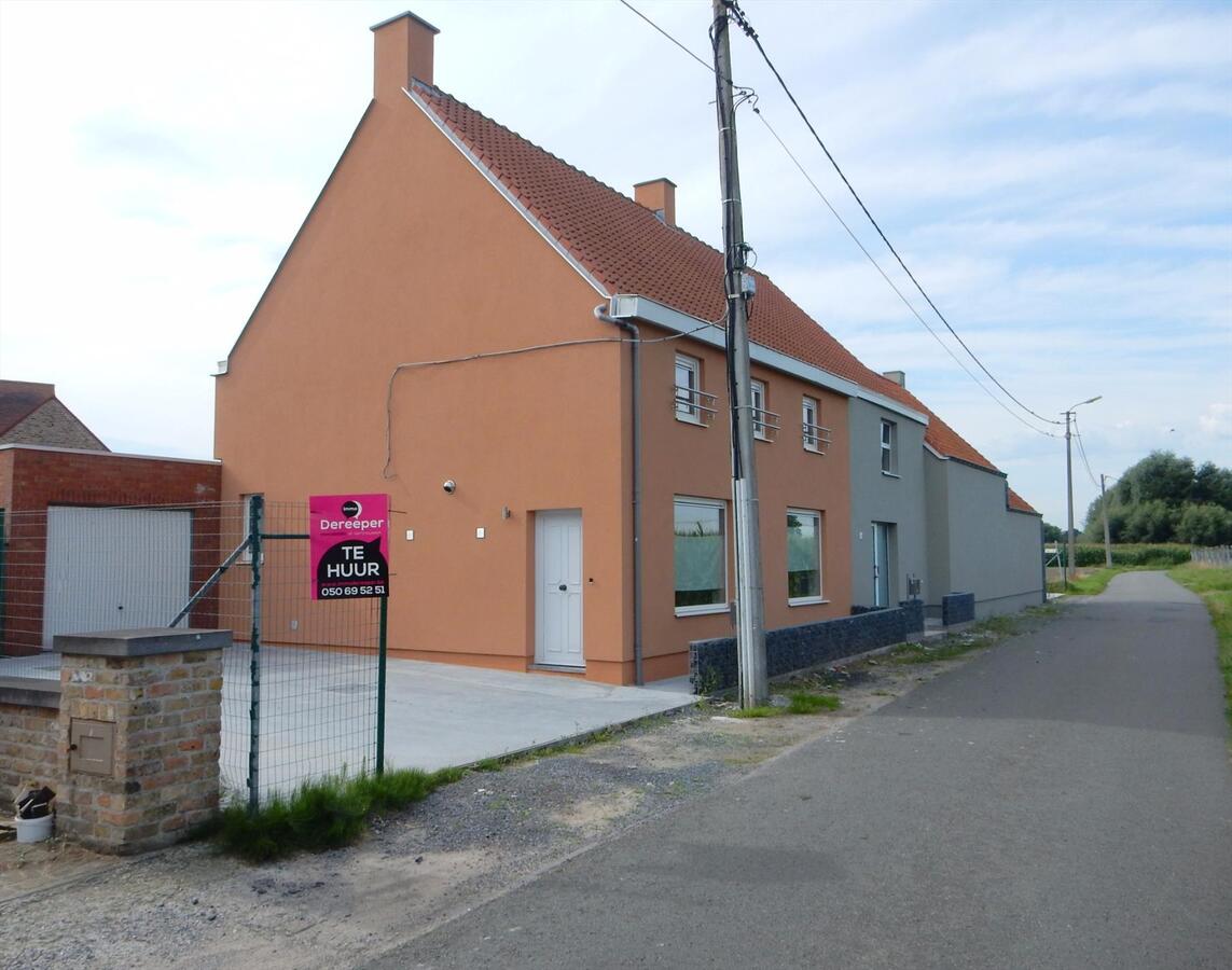 Half-open gerenoveerde woning 