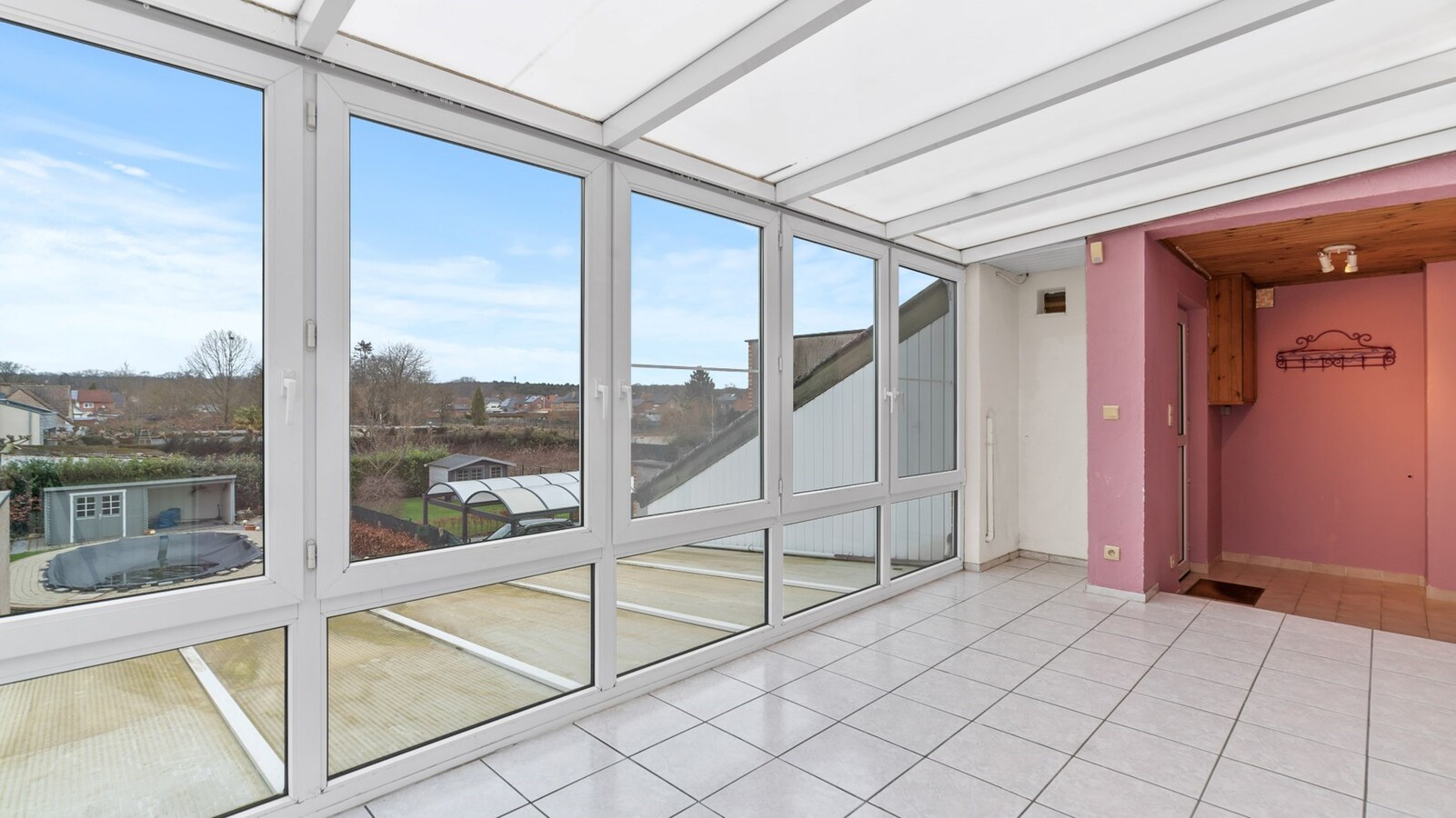 Riante gezinswoning met tal van mogelijkheden nabij Maastricht! 