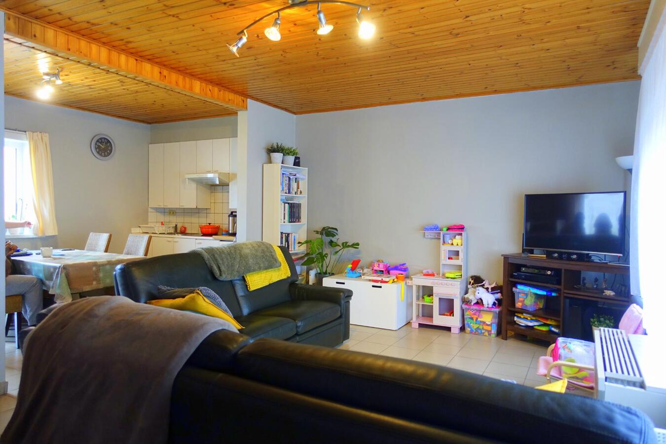 Gezellige rijwoning met garage vlakbij centrum 