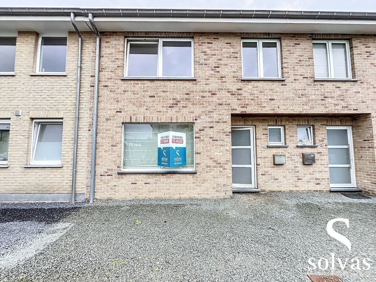 Drieslaapkamer woning in centrum Lotenhulle met tuin en garage 