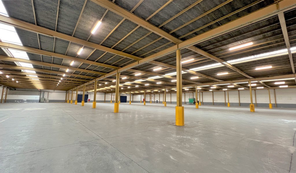 Magazijnen te huur vlakbij afrit E17 in Sint-Niklaas
