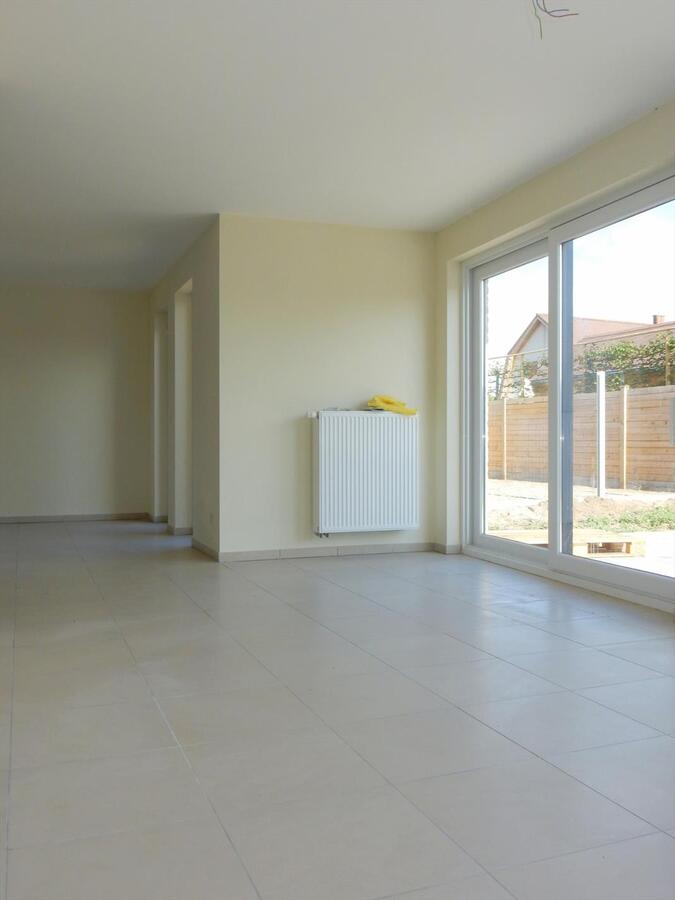 Mooie nieuwbouwwoning met 6 slaapkamers en garage 