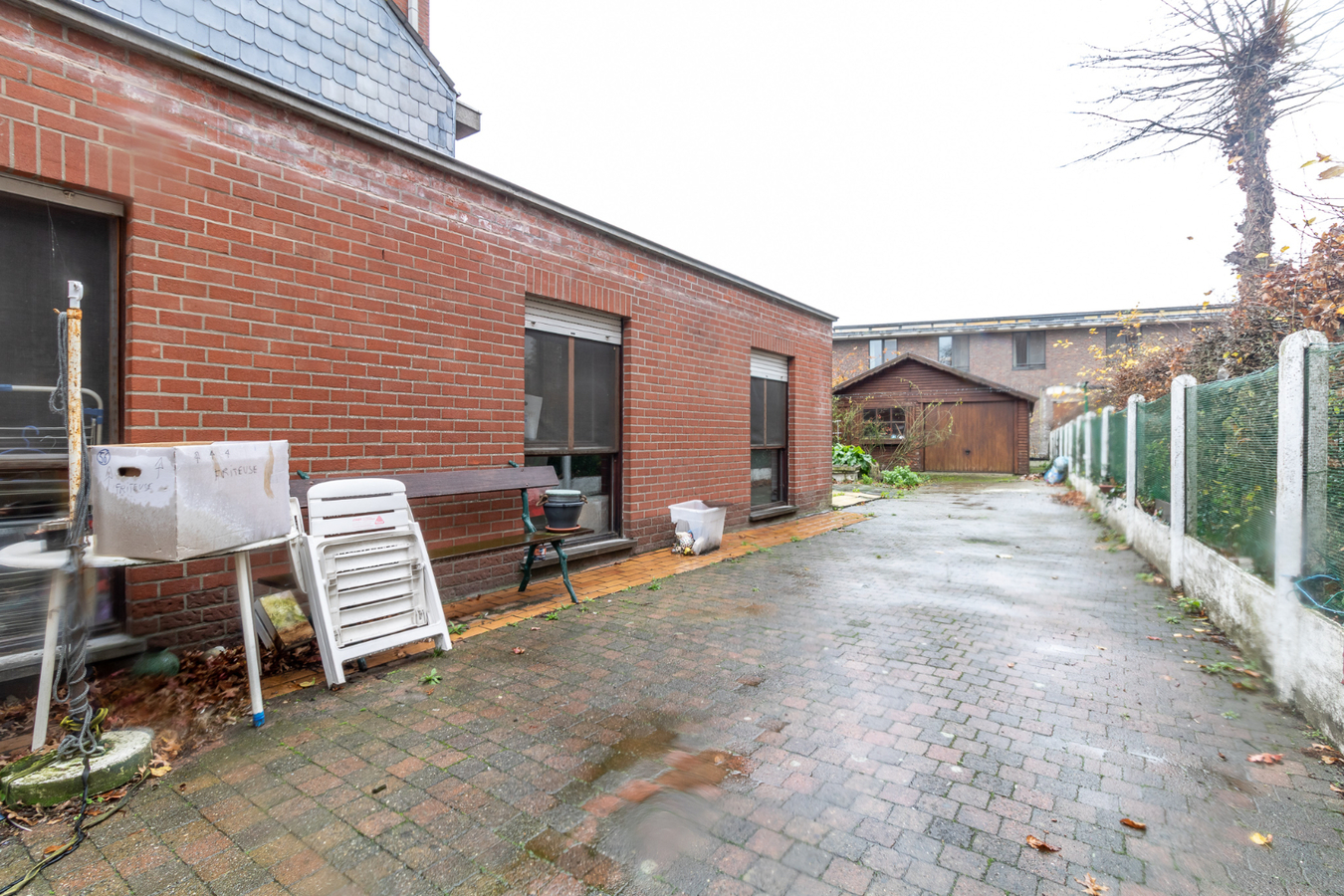 Woning met 3 slaapkamer en dubbele garage in centrum te Koekelare 