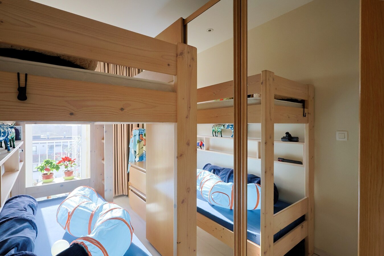 Modern appartement met 2 slaapkamers en parking te Oostduinkerke 