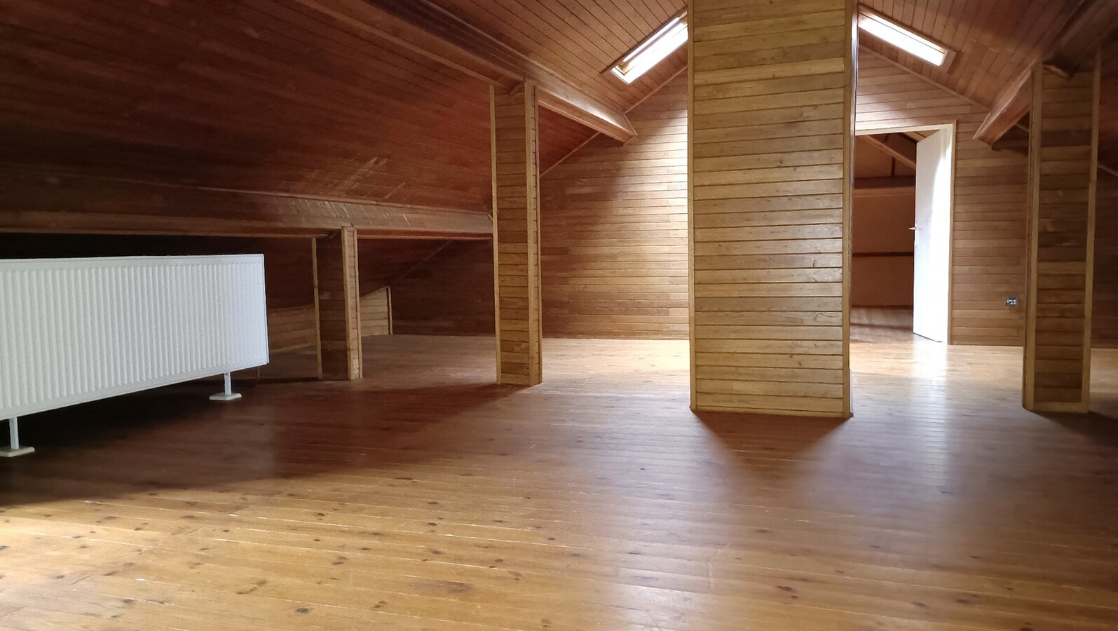 Ruime villa met garage en tuin 