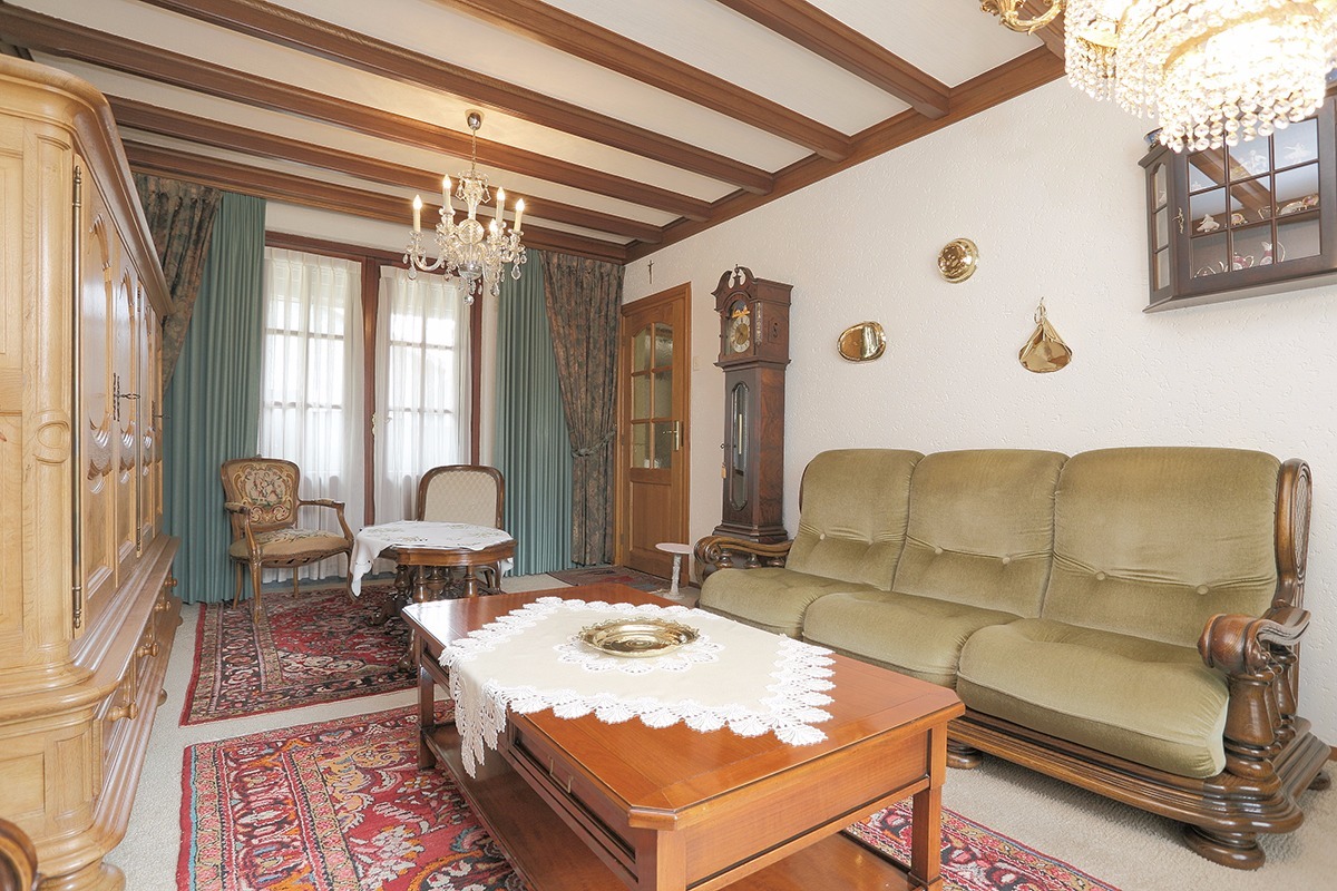 Vrijstaand woonhuis met dubbele garage, erf tuin en ondergrond staande en gelegen te Bergeijk, Bucht 45. 