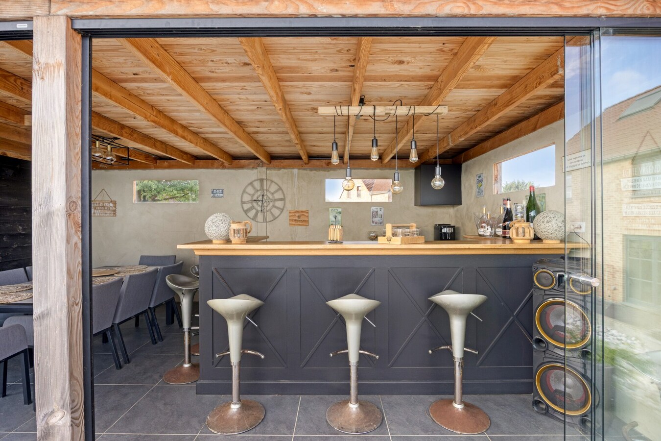 Exclusieve VILLA met zwembad en poolhouse te Piétrain - PEB energielabel B 