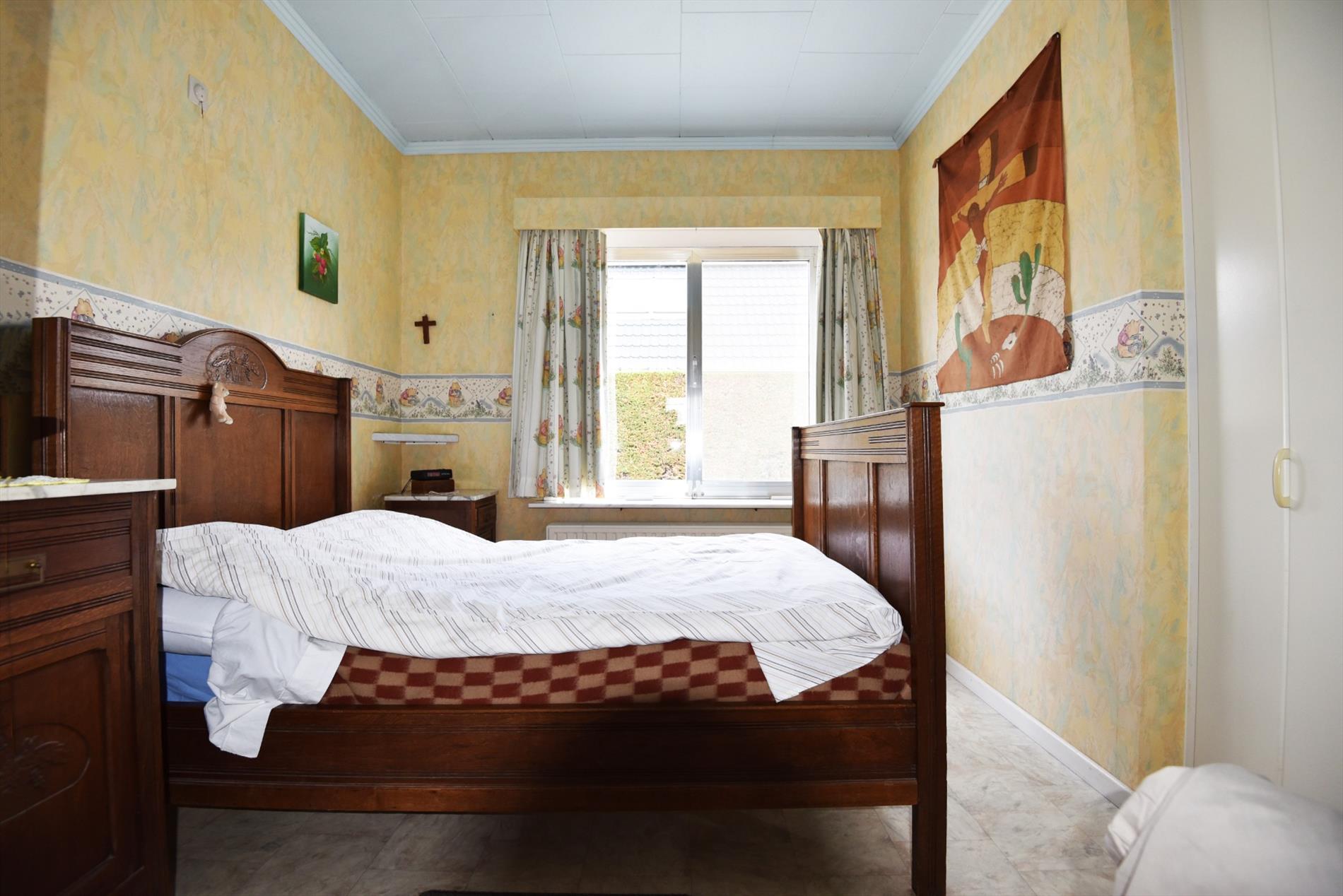 Ruime bungalow met 3 slpks, garage en tuin te WATERVLIET. 