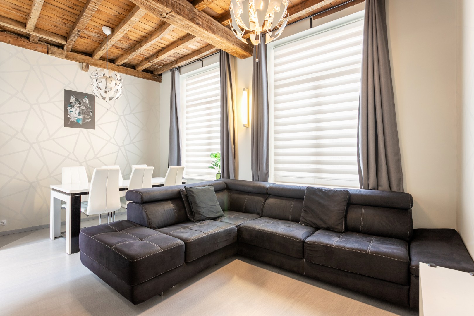 Stadswoning met mogelijke praktijkruimte te centrum Halle 