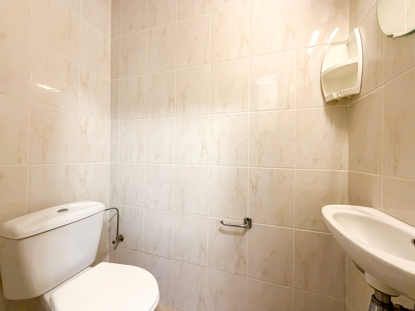 Energiezuinig 2-slp appartement (88 m²) met groot terras, Eernegem. 