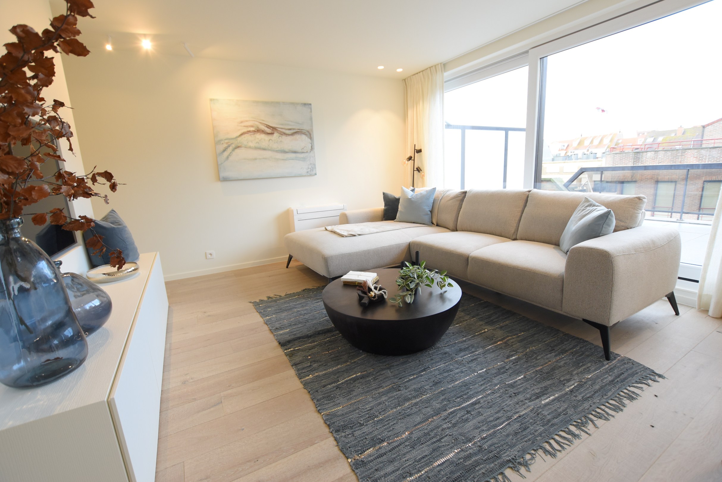 Appartement sous les toits entièrement rénové avec terrasses ensoleillées à 20 mètres à pied de la digue Albertstrand. 