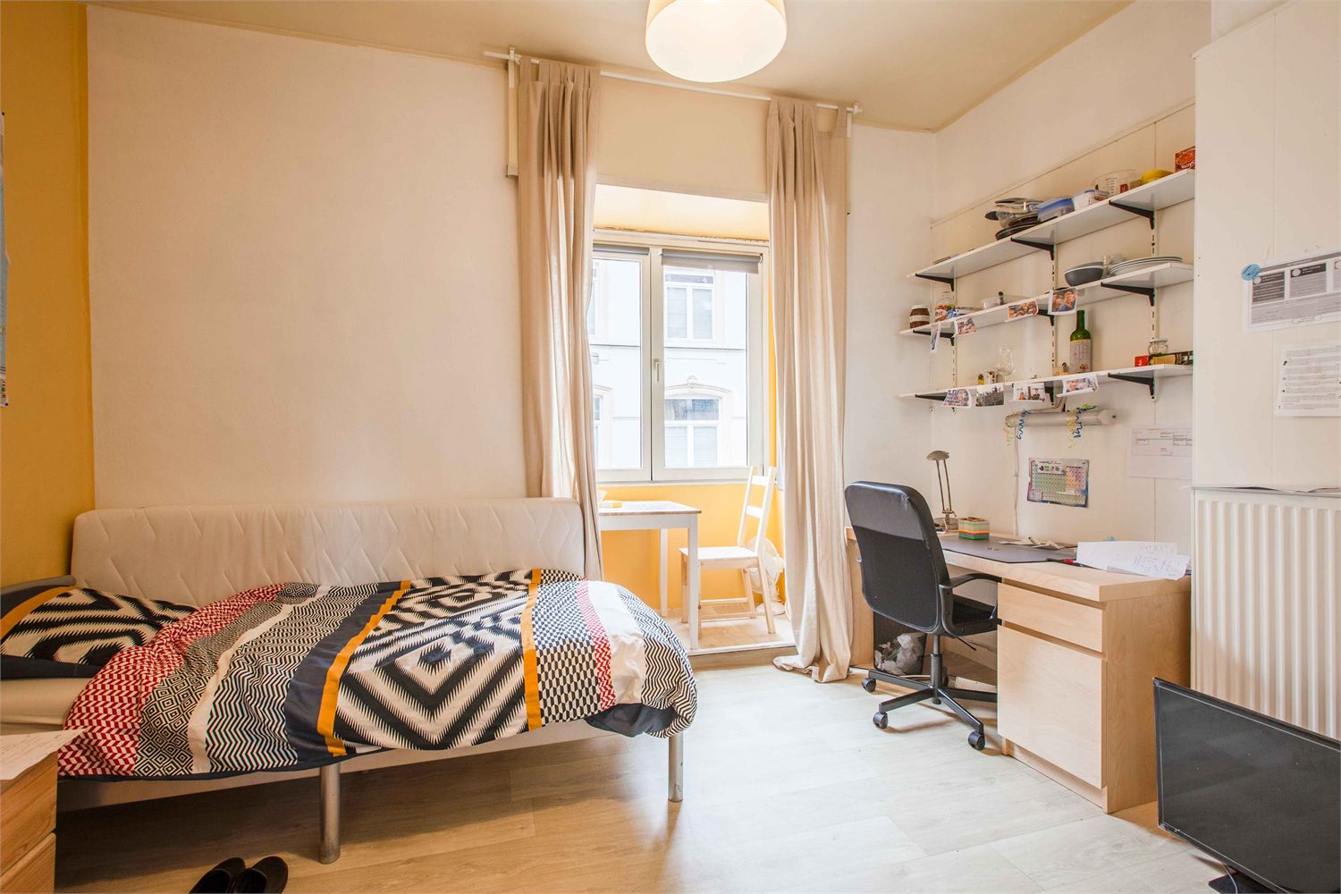 Ideaal gelegen studentenhuis bestaande uit 9 kamers en 2 studio's! 