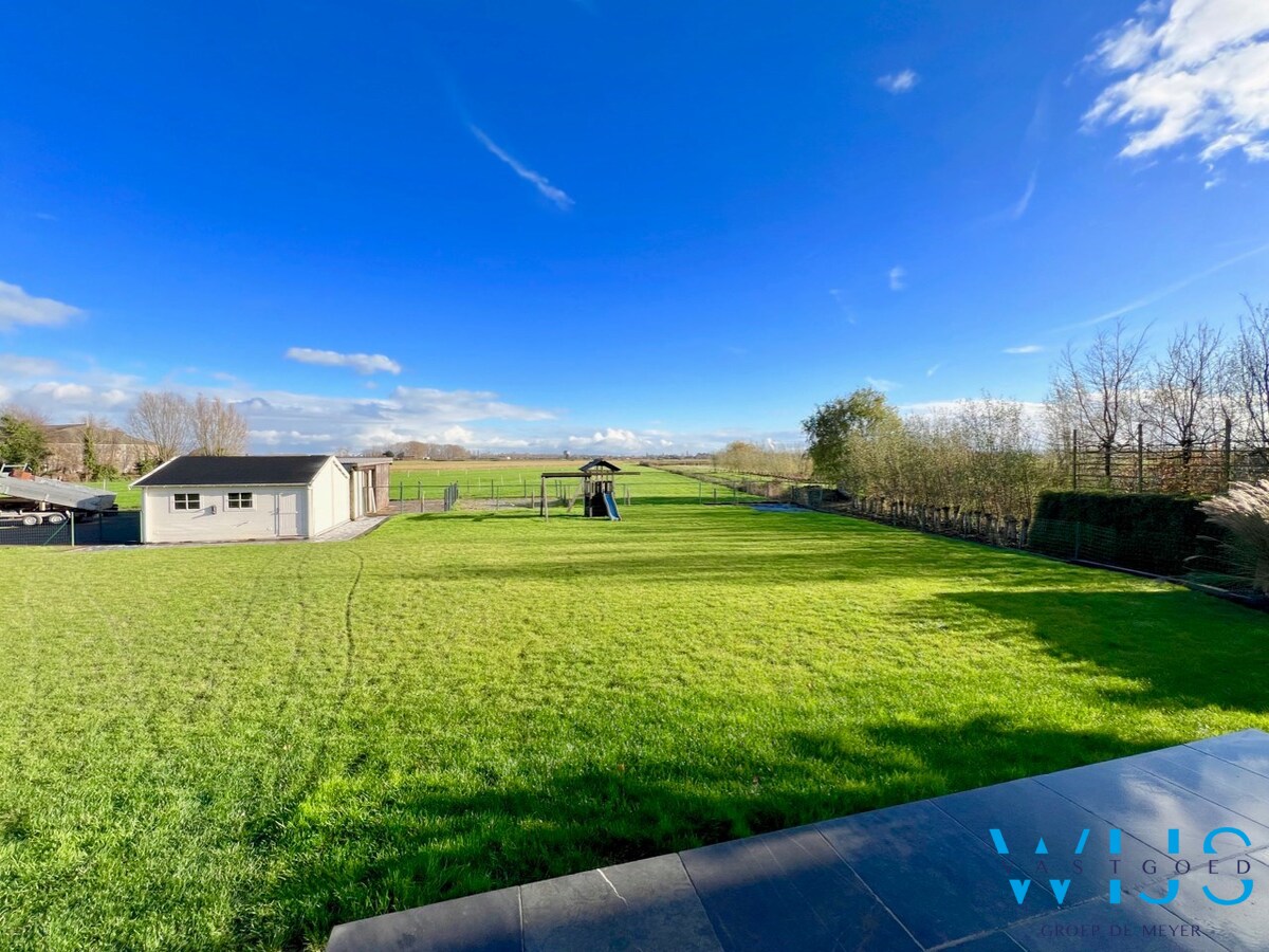 Instapklaar woonhuis op 17.400 m² grond te ASSENEDE ! 