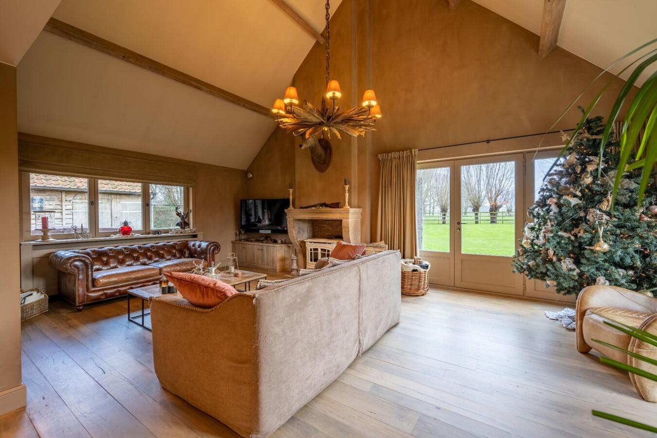 Idyllisch landhuis gelegen op 8330 m² te Ruiselede 