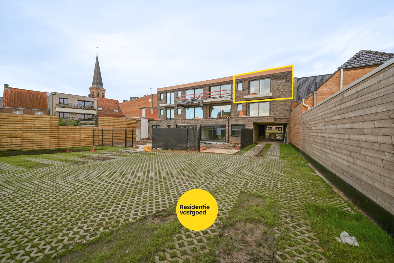 Modern 2-slaapkamer appartement op het 2de verdiep met zonnig terras 