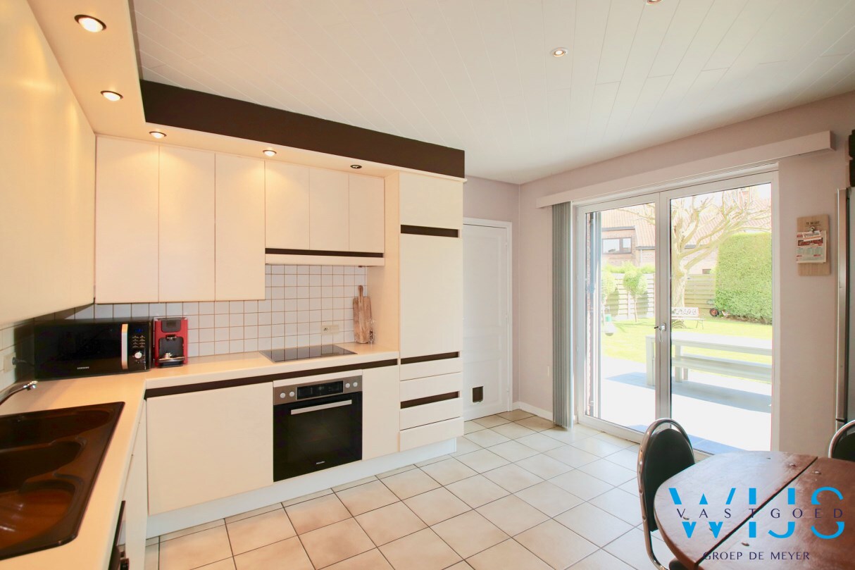 Instapklaar woonhuis met 4 slaapkamers, ruime tuin &amp; garage te ERTVELDE ! 