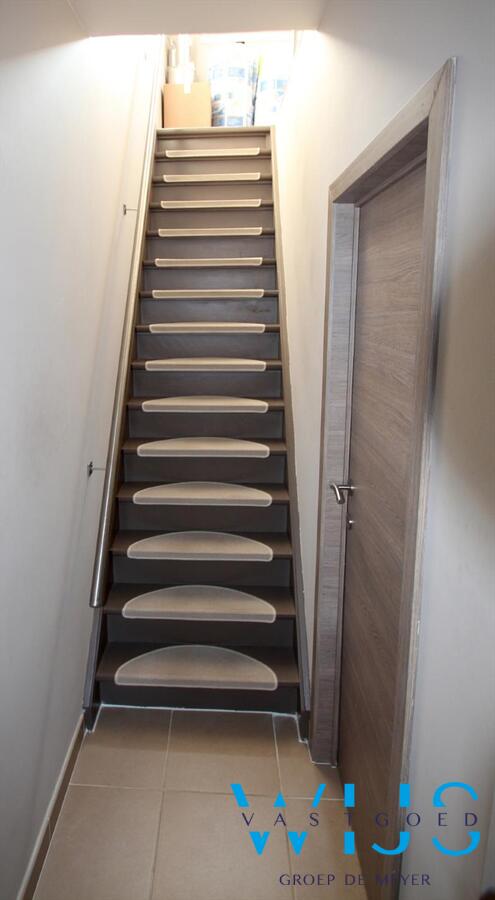 Instapklare rustig gelegen en gezellige woning met mooie tuin ! 