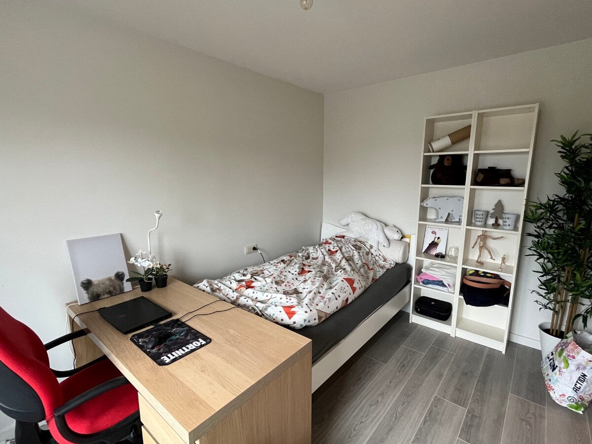 Energetisch gerenoveerde, ruime gesloten bebouwing te Kruisem 