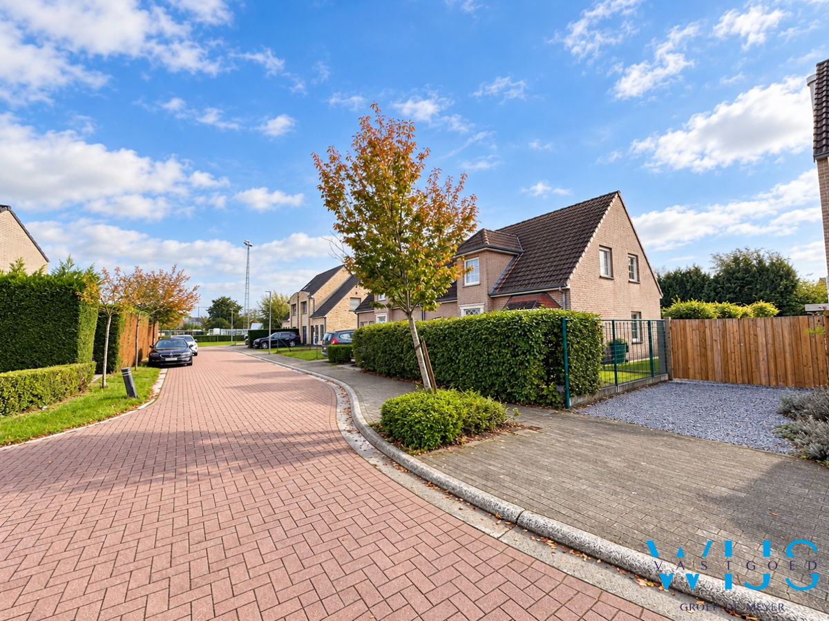 Schitterende instapklare gezinswoning op een uitzonderlijk rustige locatie in Sleidinge! 