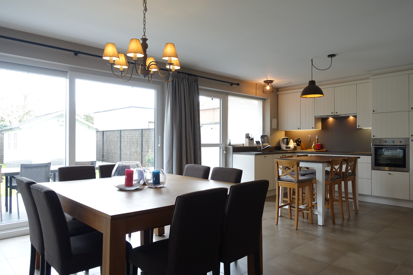 Prachtige halfopen woning in rustige woonwijk 